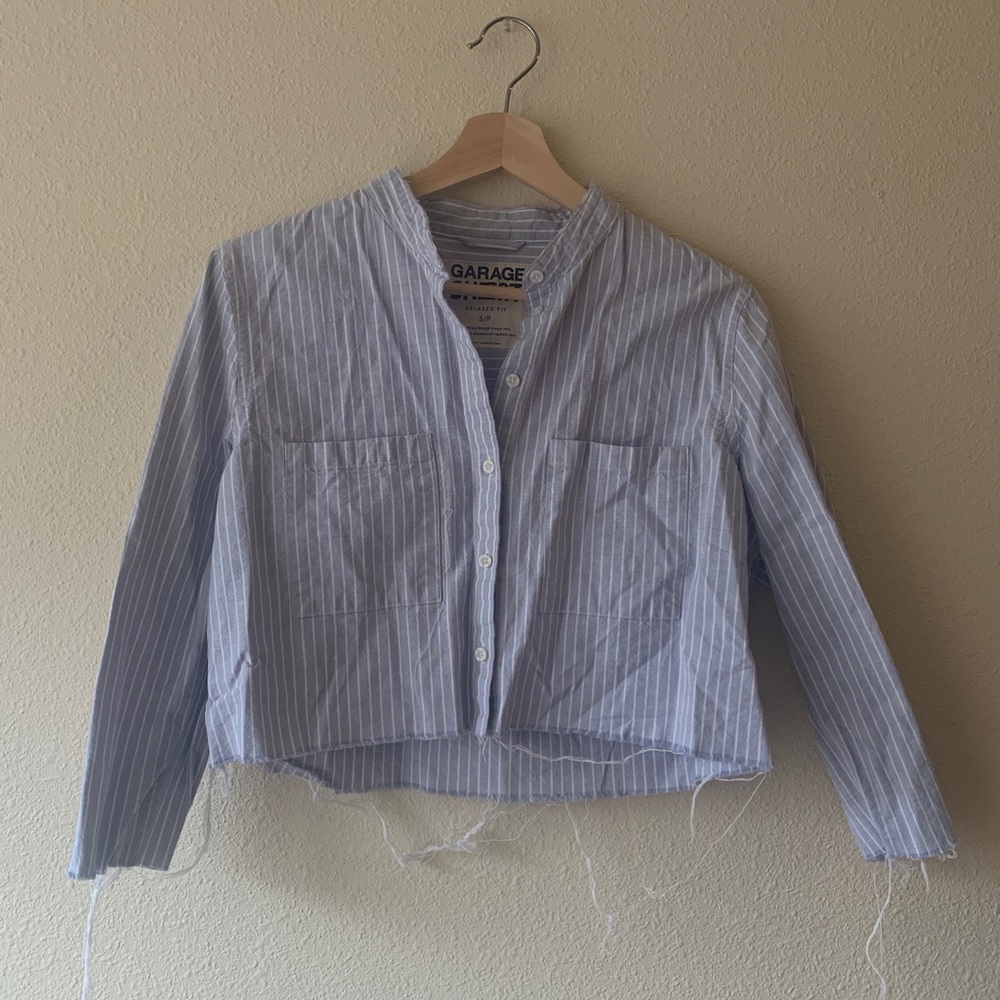 Collarless Cropped Button Down Top